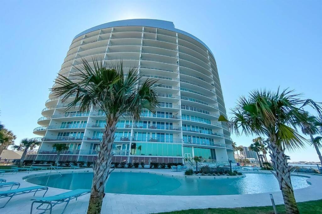 Bella Luna condos in Orange Beach